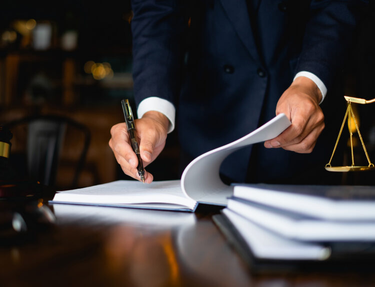 How Much Do Lawyers Charge