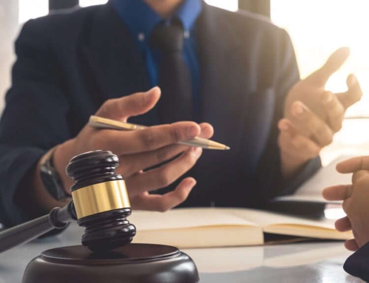 how much does an employment lawyer cost