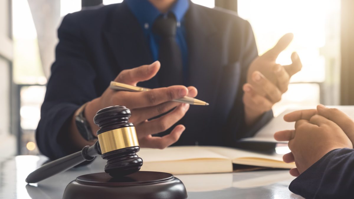 how much does an employment lawyer cost