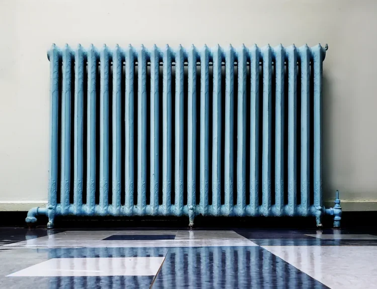how to paint behind a radiator