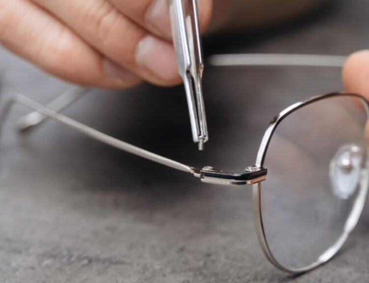 how to tighten glasses